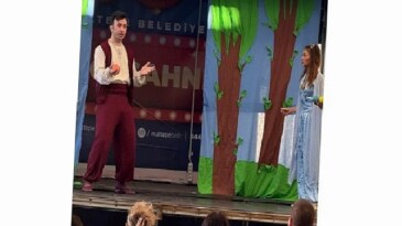 Gezici Sahne, Bağlarbaşı Mahallesi sakinleriyle buluştu