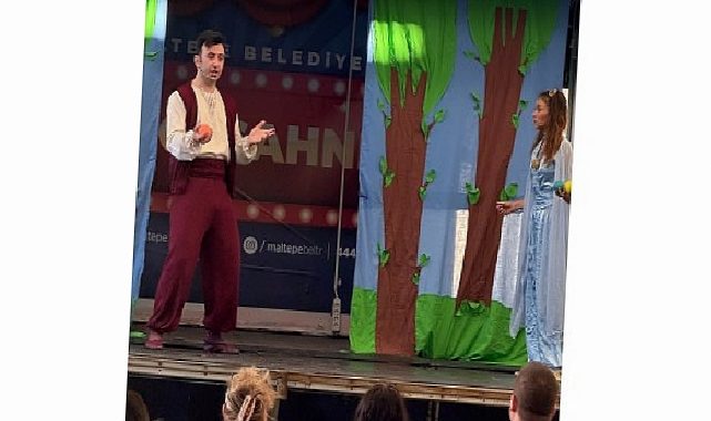 Gezici Sahne, Bağlarbaşı Mahallesi sakinleriyle buluştu