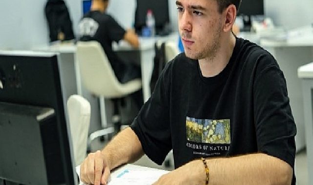 Hayallerine Büyükşehir’le yürüdü, YKS’de birinci 500’e girdi