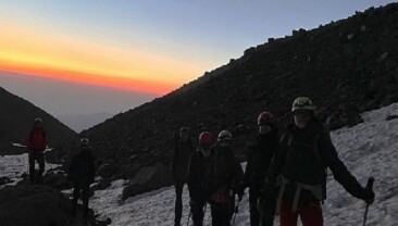 İnegöl Belediyespor Dağcıları 15 Temmuz İçin Erciyes’e Tırmandı