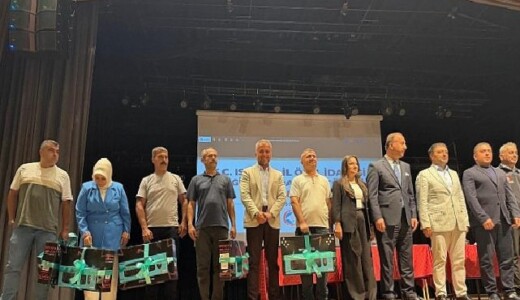 Isparta’da Dijital Eşitliğe Takviye: 1000 Bilgisayar Kamu Kurumları ve Toplumsal Hayat Alanlarına Kazandırıldı