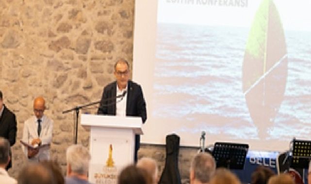 İzmir’deki uluslararası eleştirel eğitim zirvesi başladı