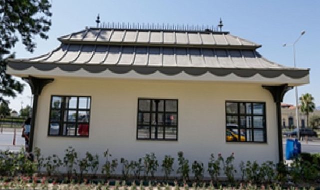 İzmir’in kimliğini yansıtan Konak Durağı hizmete açıldı