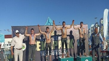 Kağıtspor, Kocaeli’yi sporun tepesine taşıdı