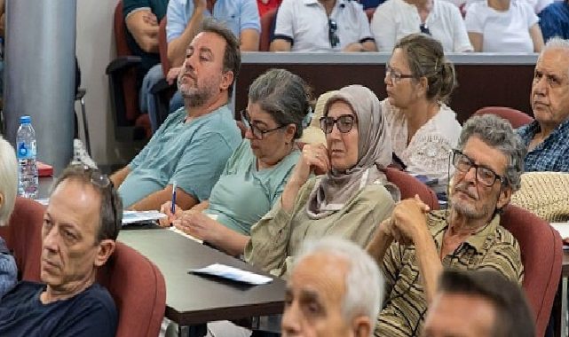 Karşıyaka’da kentsel dönüşüm zirvesi: Uzmanlar vatandaşlarla buluştu