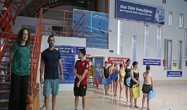 Karşıyaka’da yüzme vakti: Yaz tatili havuz keyfiyle taçlanıyor