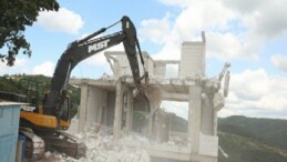 Kartepe’de Ruhsatsız Yapılara Geçit Yok