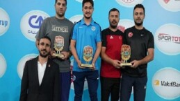 Kartepeli Güreşçilerden Madalya Yağmuru