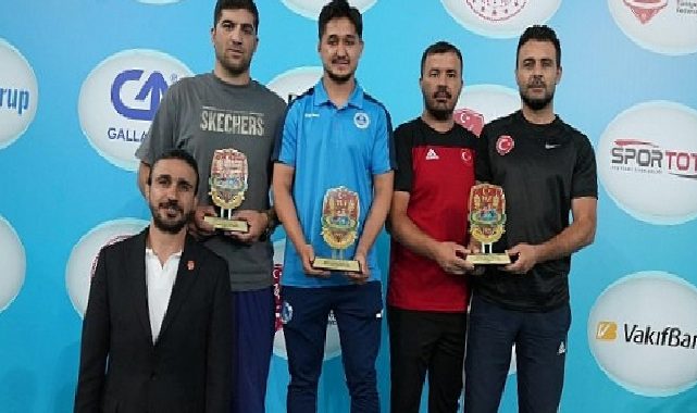 Kartepeli Güreşçilerden Madalya Yağmuru