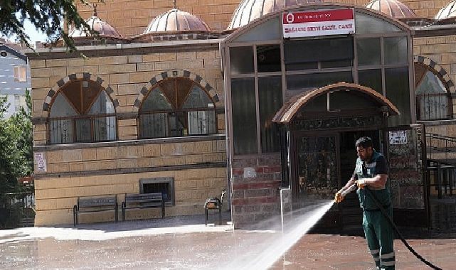 Keçiören’de Mescitler İhtimamla, Köşe Bucak Temizleniyor