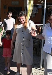Kemer’de anne adaylarının yol arkadaşı: Anne Taksi