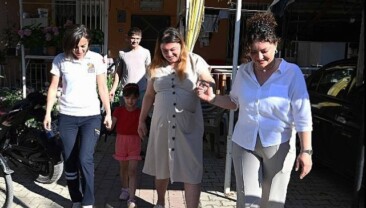 Kemer’de anne adaylarının yol arkadaşı: Anne Taksi