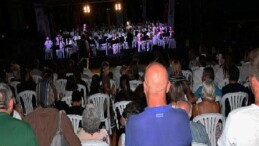 Kemer’de “Can dostları” için konser