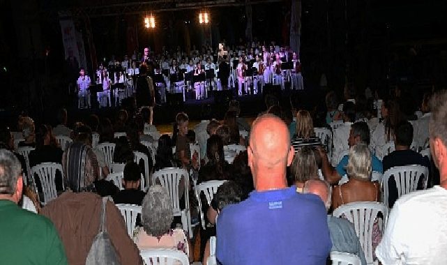 Kemer’de “Can dostları” için konser