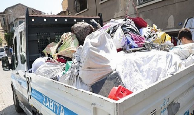 Konak zabıtasından müsaadesiz seyyar satışa sıkı kontrol