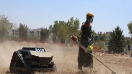 Konya Büyükşehir Mezarlık Bakımında Ot Biçme Robotlarını Kullanmaya Başladı