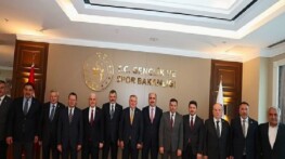 Konya Heyeti Bakan Bak ile Şehrin Gençlik ve Spor Yatırımlarını İstişare Etti