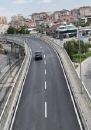Lider Altay Kunduracılar Üst Geçidi’nde Asfaltı Yenileyerek Standardı Yükselttiklerini Açıkladı