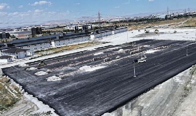 Lider Altay: “Yeni Kamyon Garajı’nda Ağır Tonajlı Araçların Kullanımına Uygun Asfalt Çalışması Yapıyoruz”