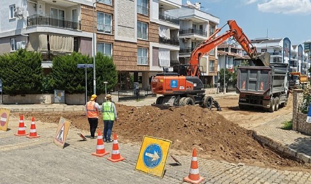 Lider Çerçioğlu’ndan Efeler’de Yol Yenileme Çalışması