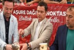 Lider Erkan Aydın Hamitler’de Aşure Rahmetini Vatandaşlarla Paylaştı