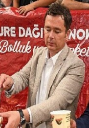 Lider Erkan Aydın Hamitler’de Aşure Rahmetini Vatandaşlarla Paylaştı