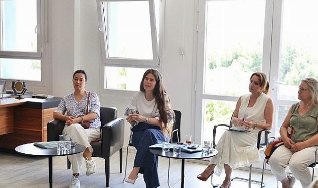 Lider Lâl Denizli, Halk Günü buluşmalarında vatandaşları dinlemeye devam ediyor