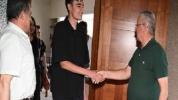 Lider Topaloğlu, YKS’de derece yapan öğrencileri ağırladı