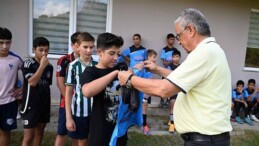 Lider Topaloğlu’ndan futbolculara moral ziyareti