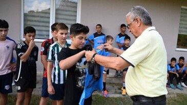 Lider Topaloğlu’ndan futbolculara moral ziyareti
