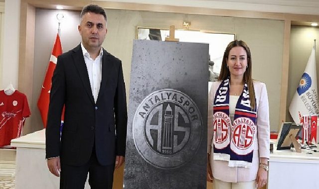 Lider Vekili Büşra Özdemir’e Antalyaspor idaresinden teşekkür ziyareti