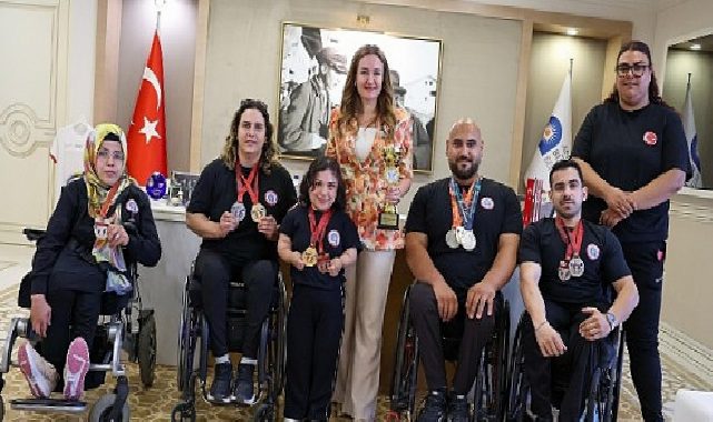 Lider Vekili Özdemir şampiyon atletleri ağırladı