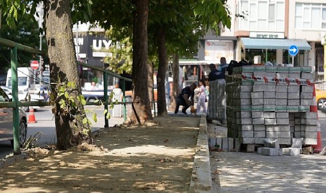 Maltepe’de kaldırım düzenleme çalışmaları sürüyor