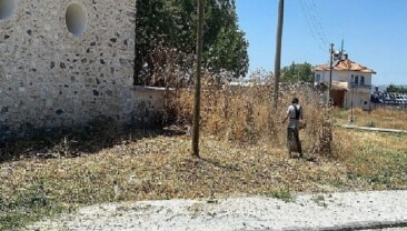 Manisa Büyükşehir’den Karacaahmet Türbesi’nde Hummalı Paklık