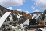 Nilüfer’de toplam 3 bin 300 metrekarelik 3 kaçak yapı yıkıldı