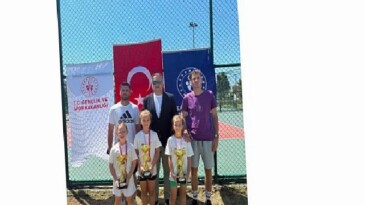 Osmangazi Belediyespor Teniste Gururlandırdı