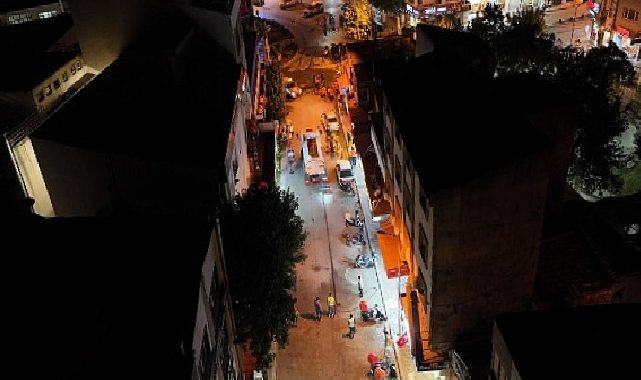 Seferihisar’da kapsamlı yol yıkama çalışmaları aralıksız sürüyor