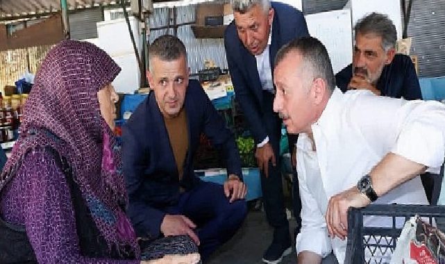 Sokakta, pazarda sıcak, samimi imgeler
