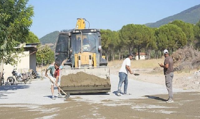 Burhaniye’nin Kırsal Mahallelerinde Çalışmalar Sürüyor
