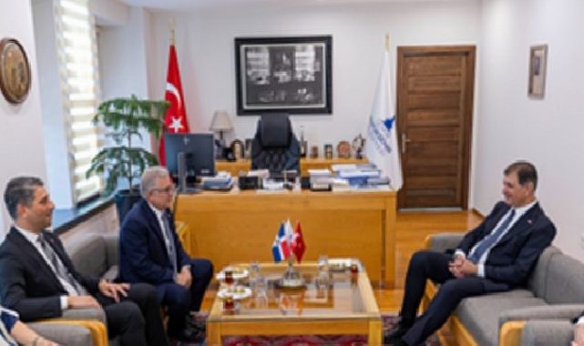 Büyükelçi Lora’dan Lider Tugay’a ziyaret