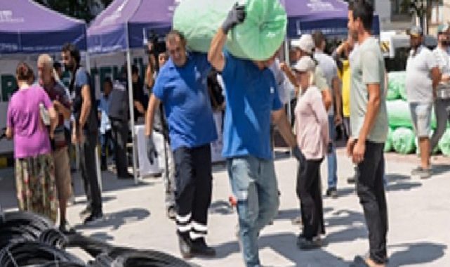 Büyükşehir’den domates ve çilek üreticisine iklim zırhı