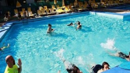 Efes Selçuk’ta Manisiz Çocukların Kulaçları Geleceğe Uzanıyor