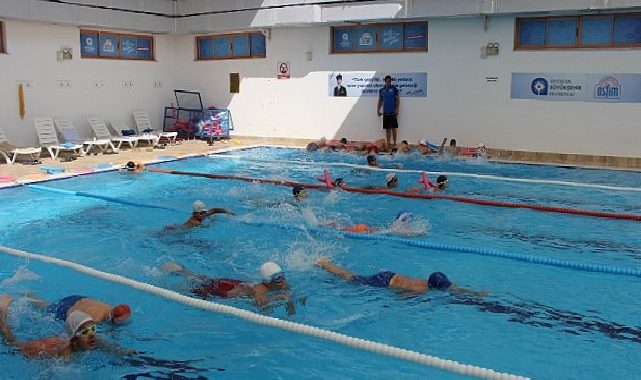 Elmalı ASFİM’de fiyatsız yüzme kursları sürüyor