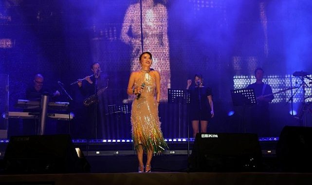 Göksel’den Aliağa’da unutulmaz konser
