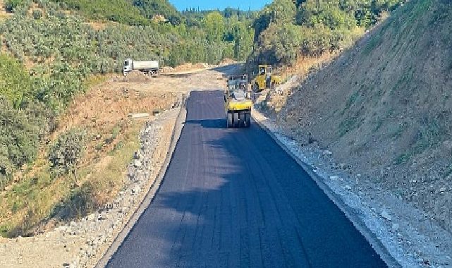 Karamürsel Dereköy’de bozulan yollar yenileniyor