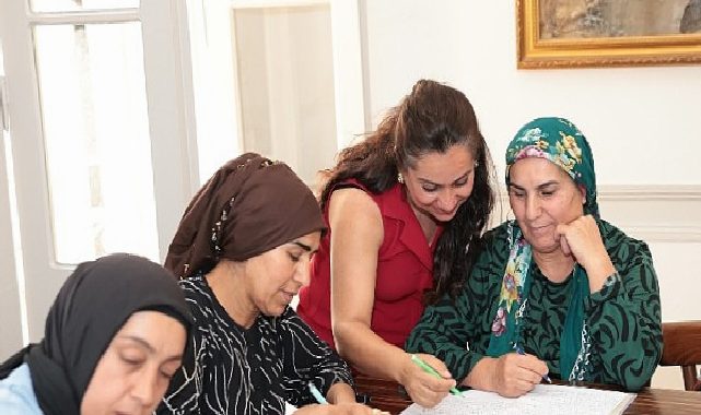 Konaklı bayanların okuma azmi örnek oldu