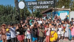 Konaklı çocuklar ve bayanlar denizle buluşmaya devam ediyor
