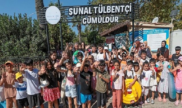 Konaklı çocuklar ve bayanlar denizle buluşmaya devam ediyor