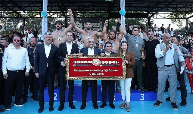 Kurtdereli Yağlı Güreşleri’nde Başpehlivan Mustafa Taş oldu