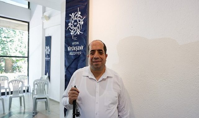 Lider Çerçioğlu’ndan Görme Engelli Vatandaşlara Beyaz Baston Takviyesi